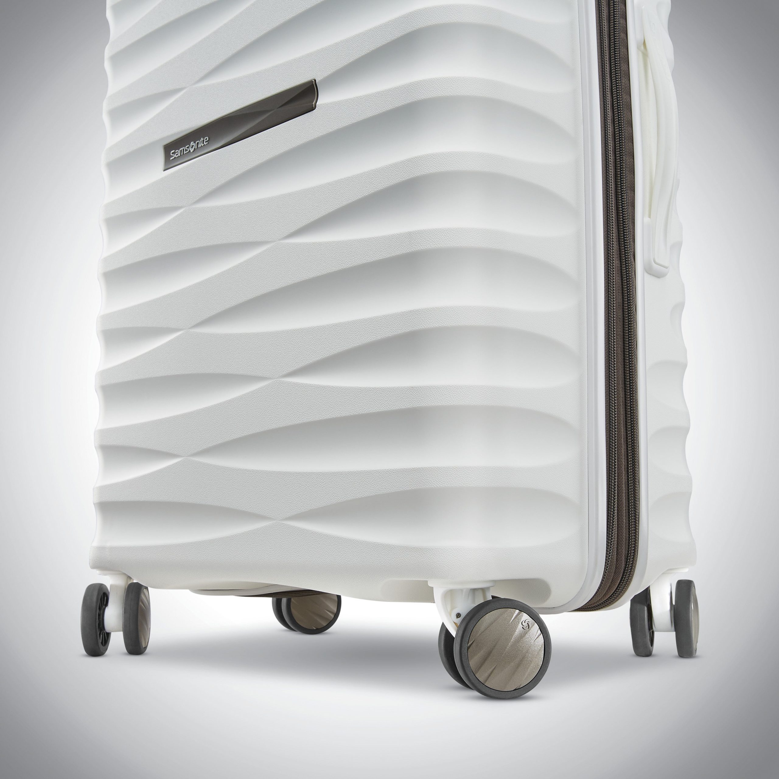 Voltage DLX Global Carry-On Spinner White - Image 8