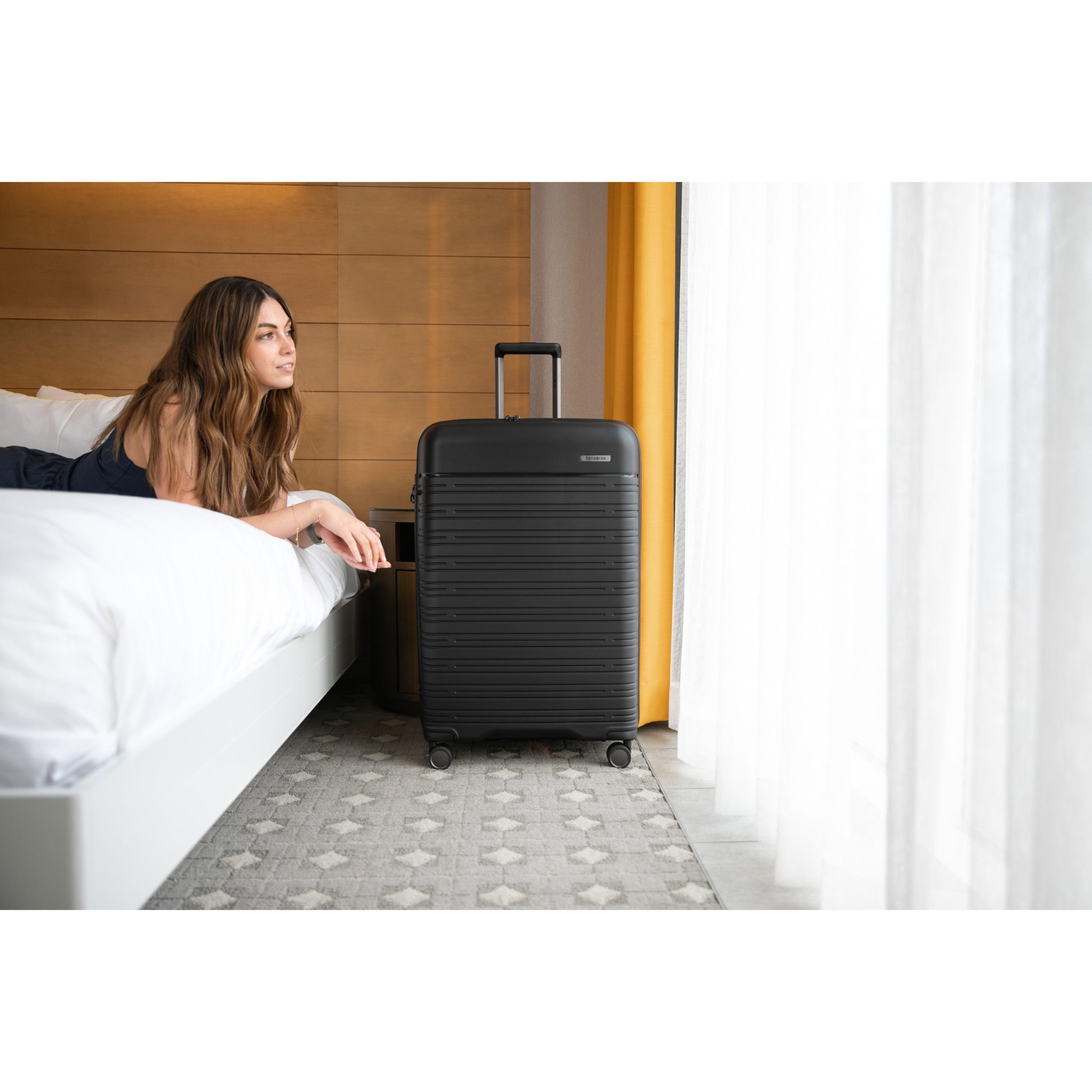 Elevation™ Plus Hardside Large Spinner Triple Black - Image 3
