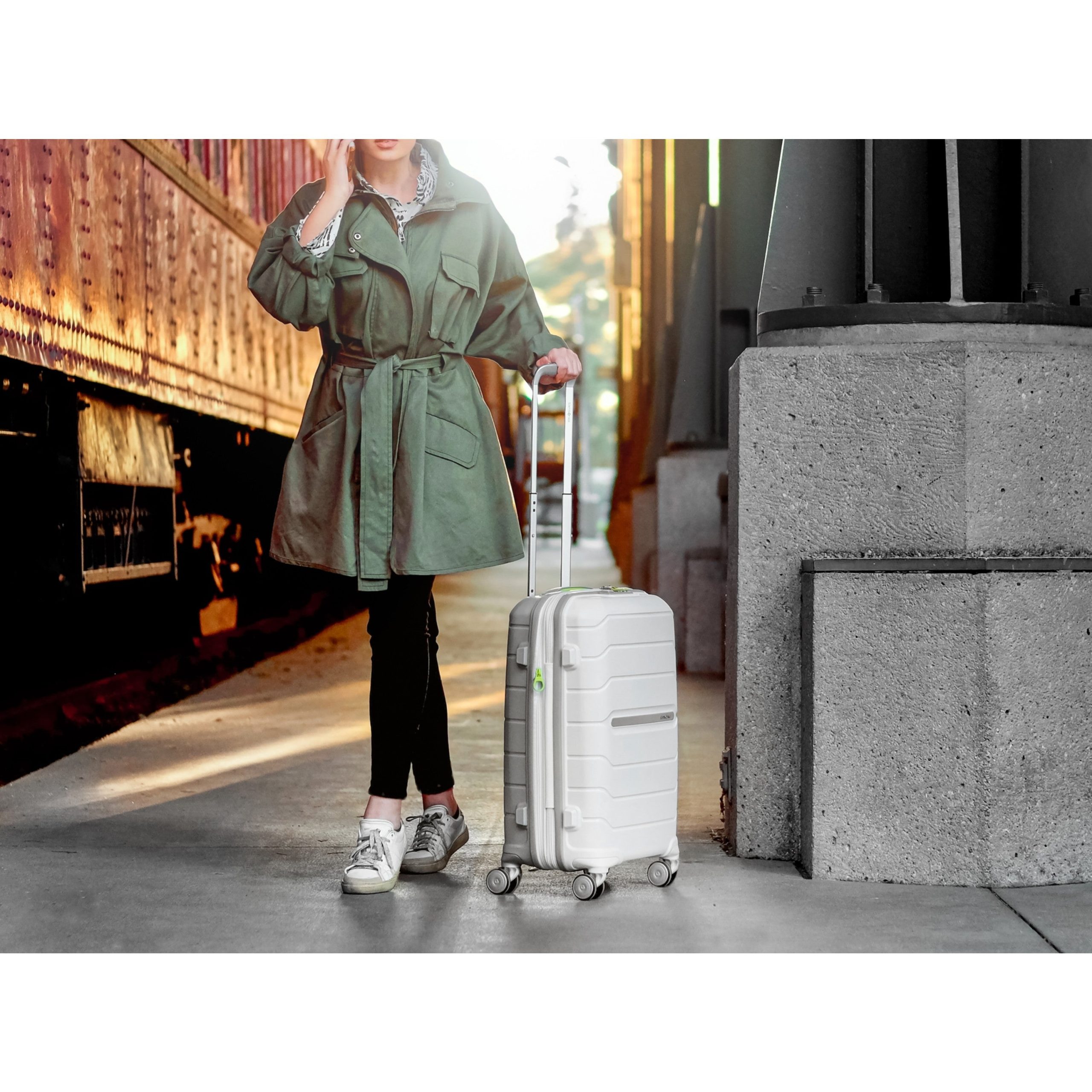 Freeform Carry-On Spinner White/Grey - Image 10