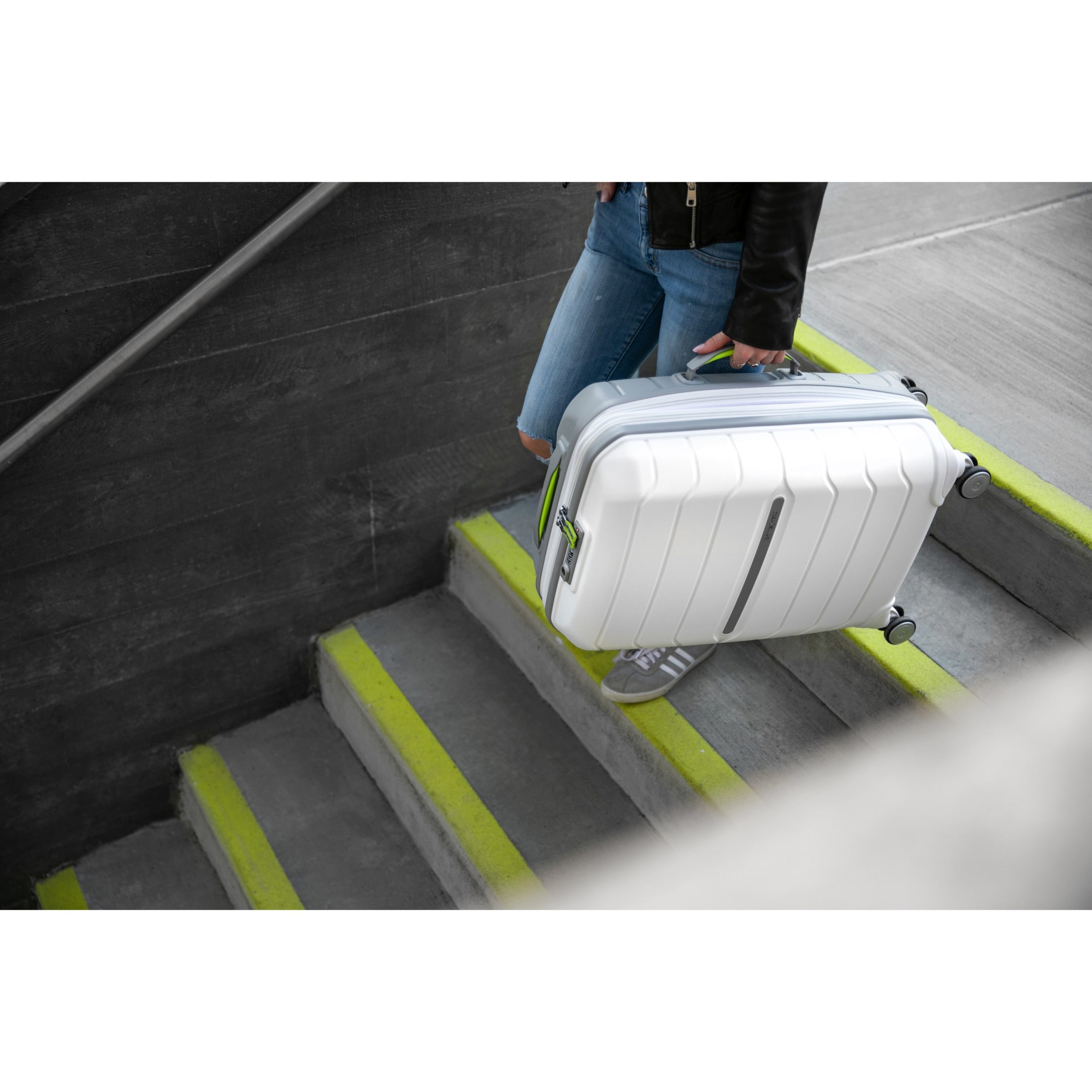 Freeform Carry-On Spinner White/Grey - Image 11
